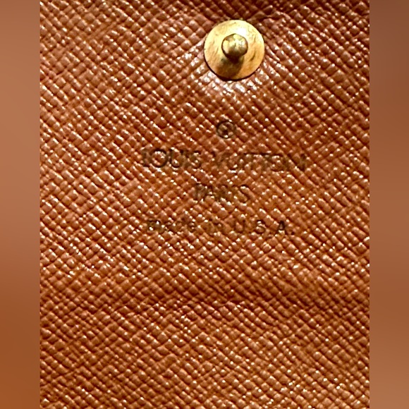 Louis Vuitton Monogram Sarah Wallet - Picture 4 of 7